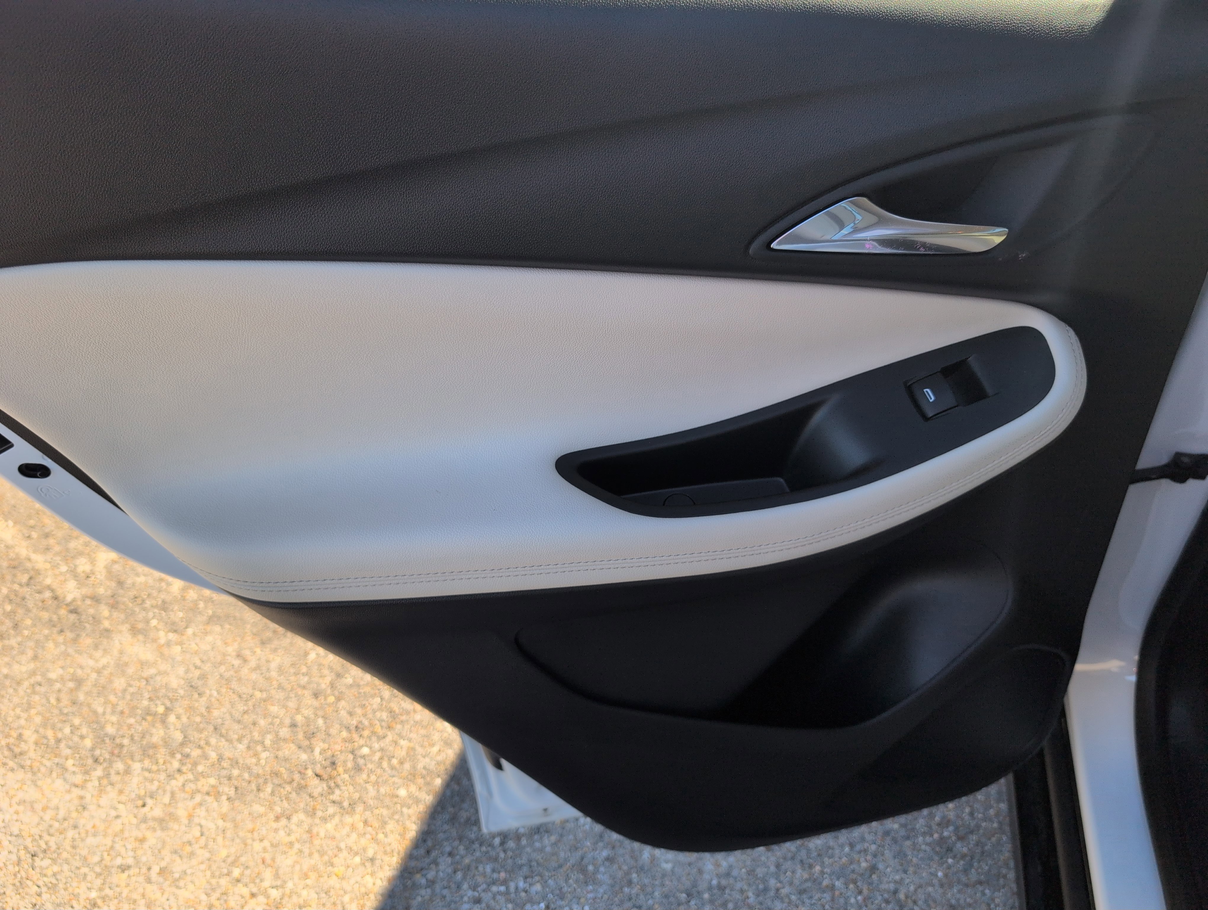 Certified 2025 Buick Encore GX Sport Touring image 32