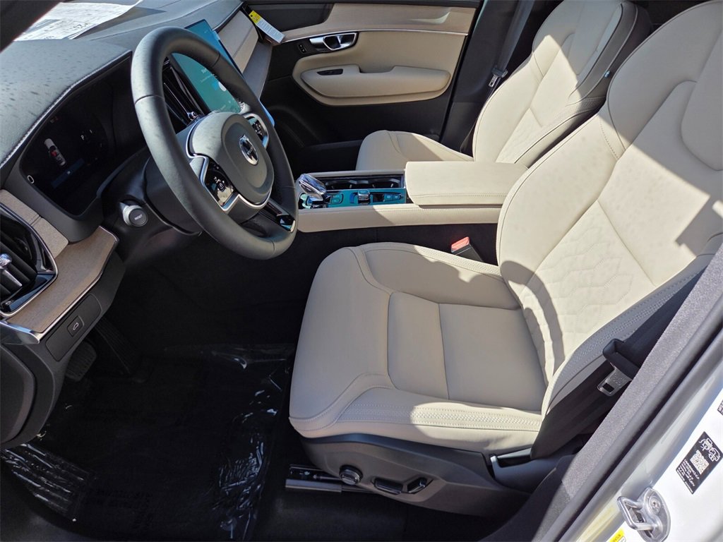 New 2026 Volvo XC90 B6 Plus w/ Protection Package Premier image 8