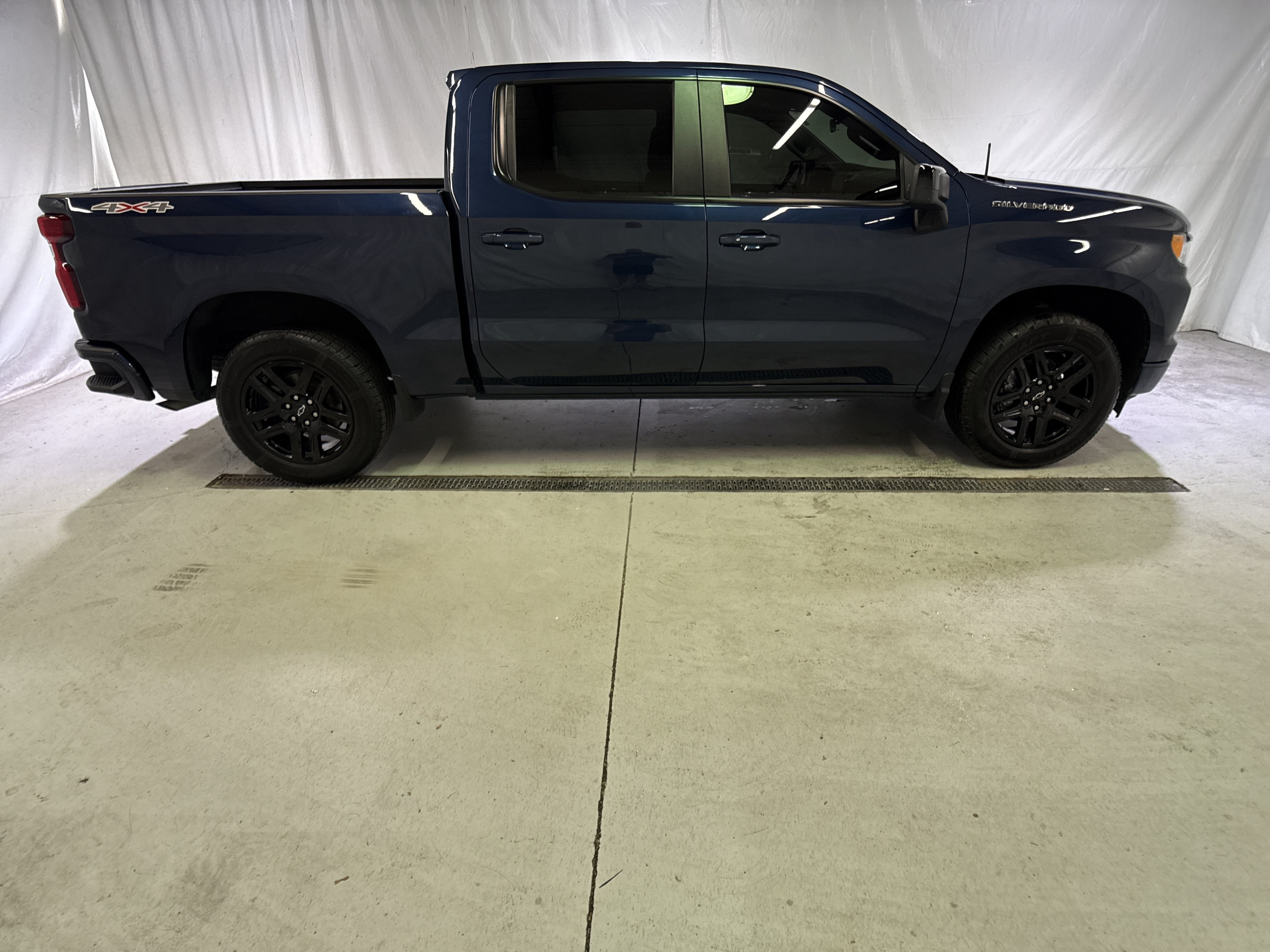 Used 2022 Chevrolet Silverado 1500 RST w/ Protection Package AWD/4WD image 12