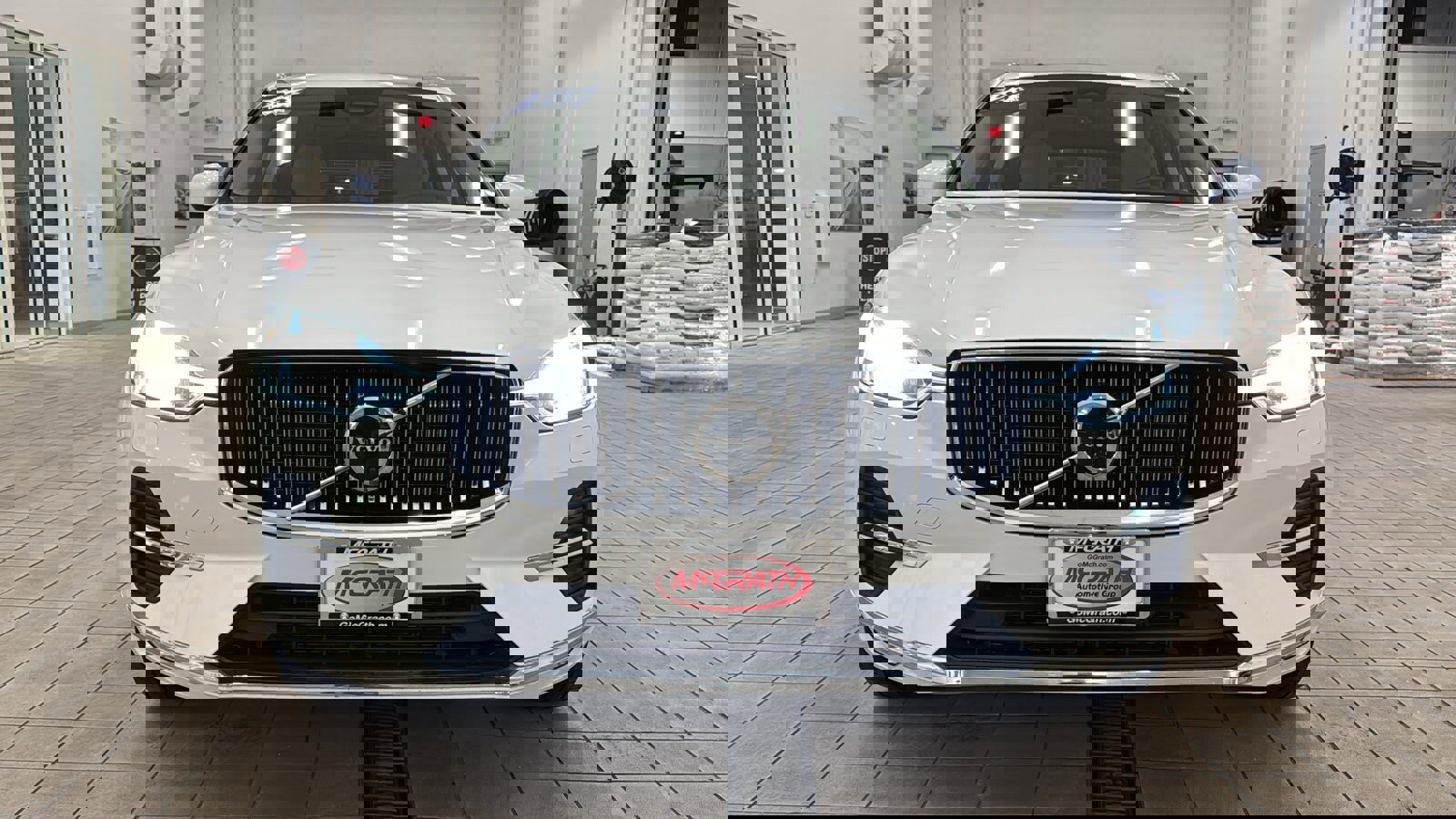 Used 2023 Volvo XC60 B5 Plus image 10