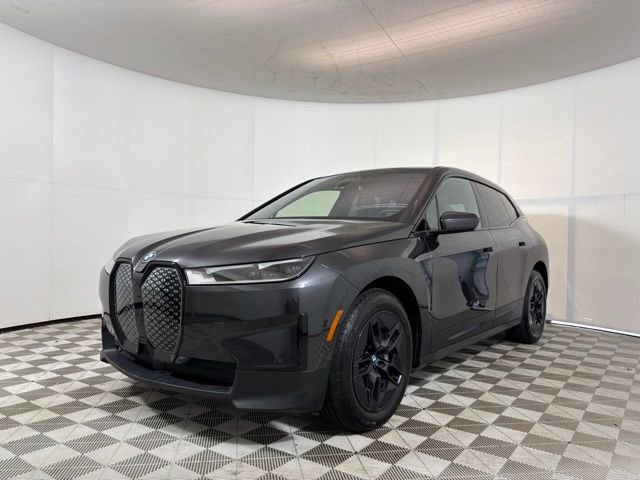 Used 2024 BMW iX xDrive50 AWD/4WD image 3