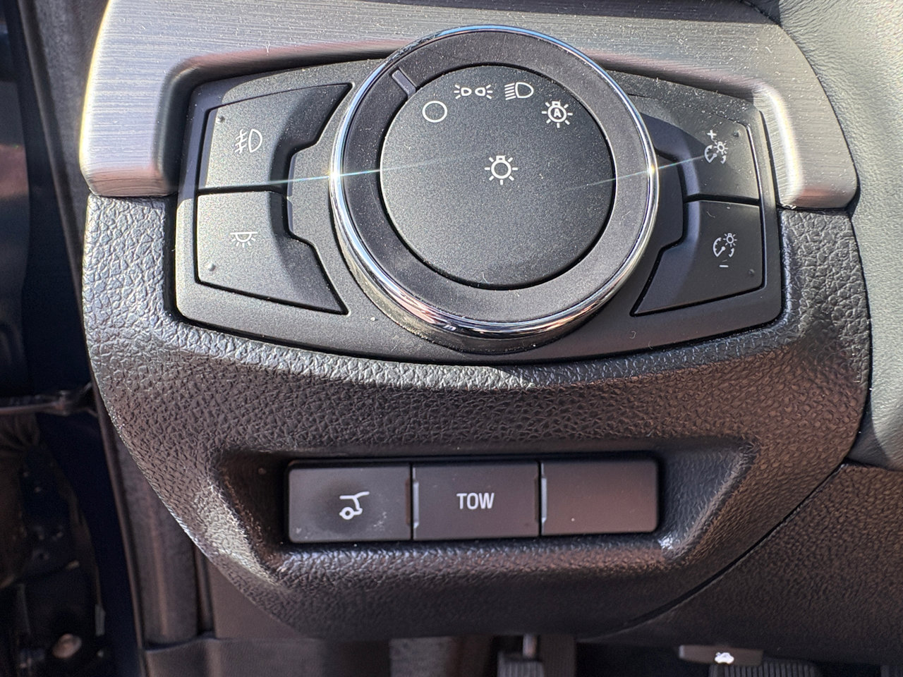 Used 2017 Ford Explorer Platinum image 19