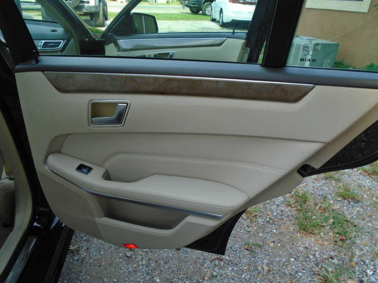 Used 2014 Mercedes-Benz E 350 Sedan image 14