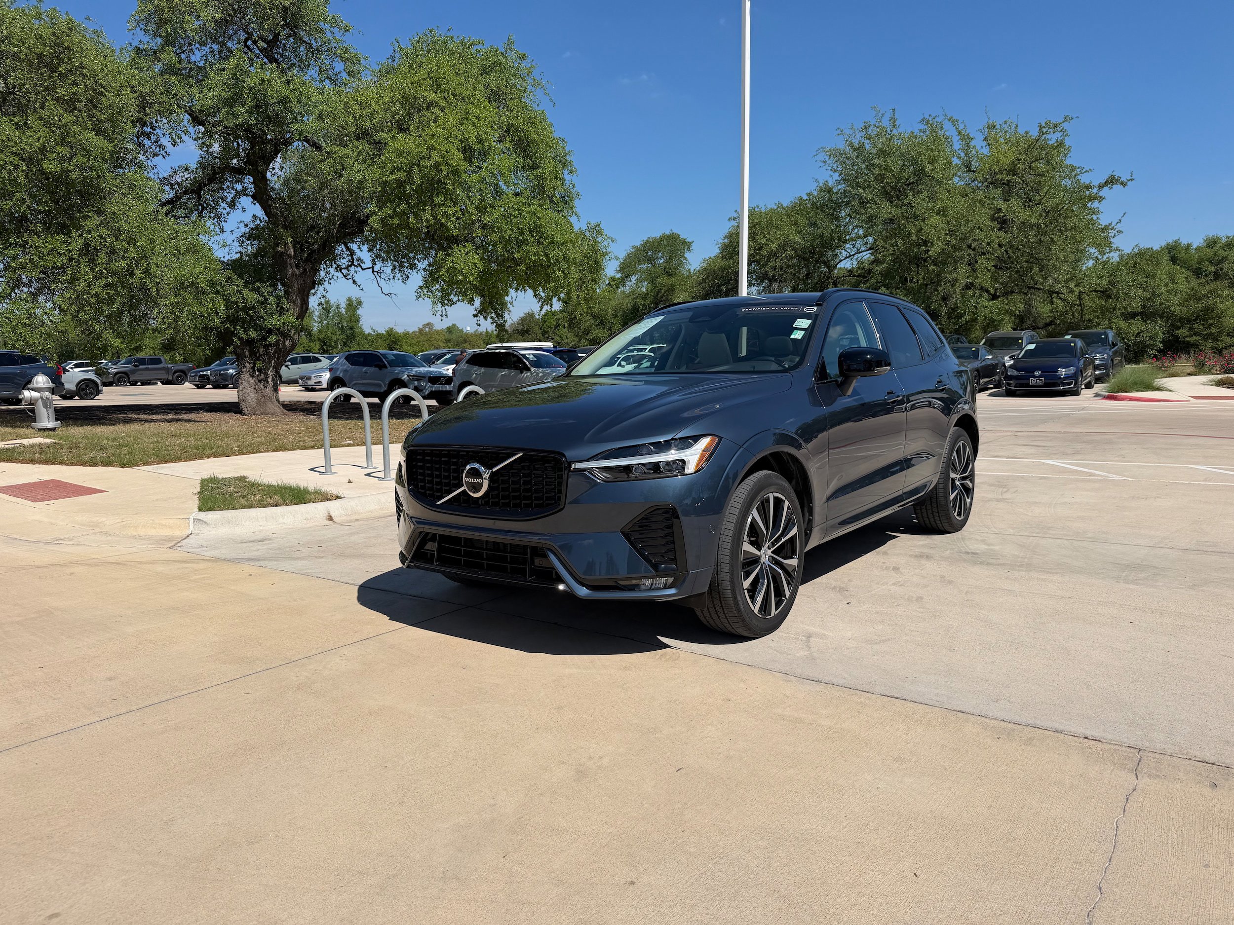 Certified 2023 Volvo XC60 B5 Plus FWD image 2