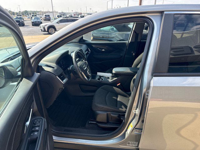 Used 2024 GMC Terrain SLE image 8