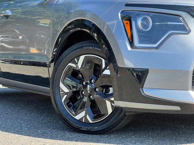 Certified 2023 Kia Niro Wind w/ Wind Preserve Package FWD image 2