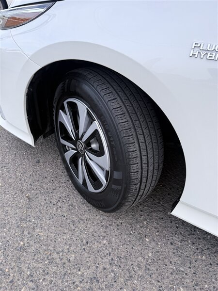 Used 2018 Toyota Prius Prime Plus FWD image 24