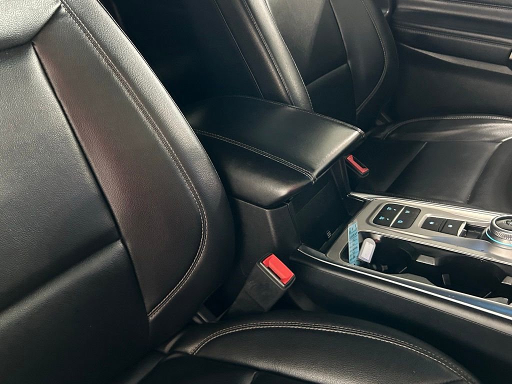 Used 2021 Ford Explorer XLT w/ Equipment Group 202A image 32