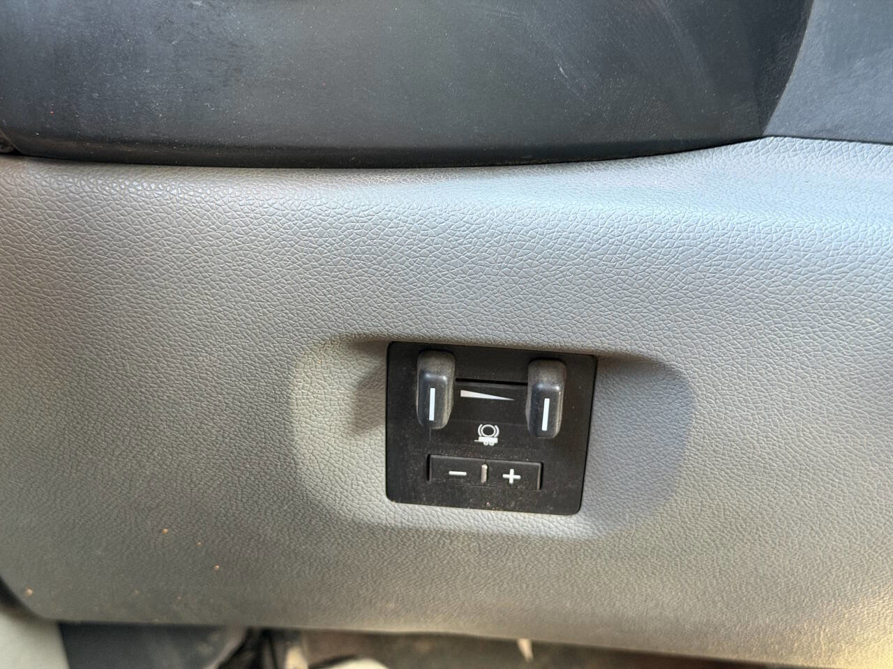 Used 2010 GMC Sierra 3500 W/T w/ Snow Plow Prep Package image 23