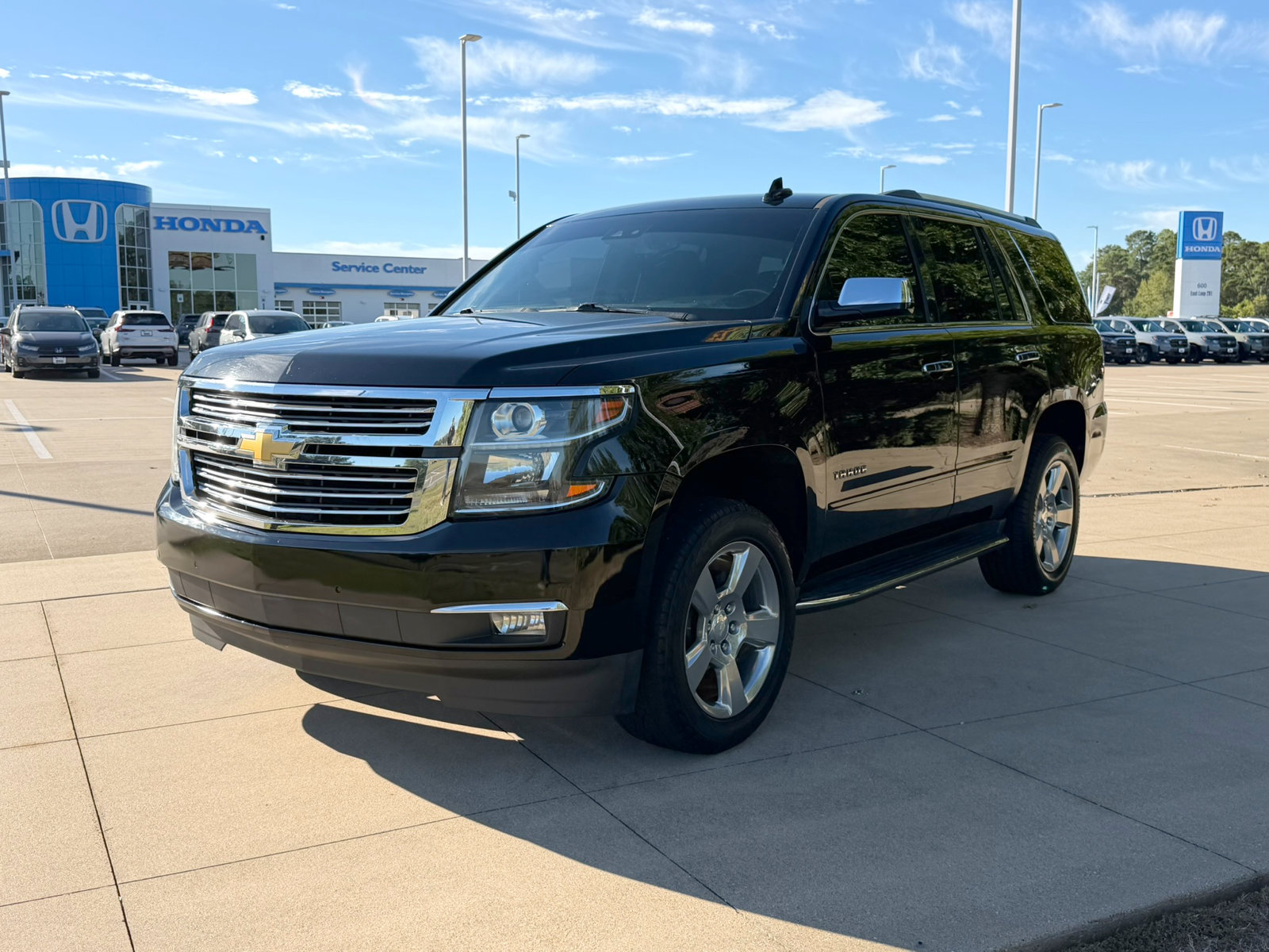 Used 2019 Chevrolet Tahoe Premier RWD image 3