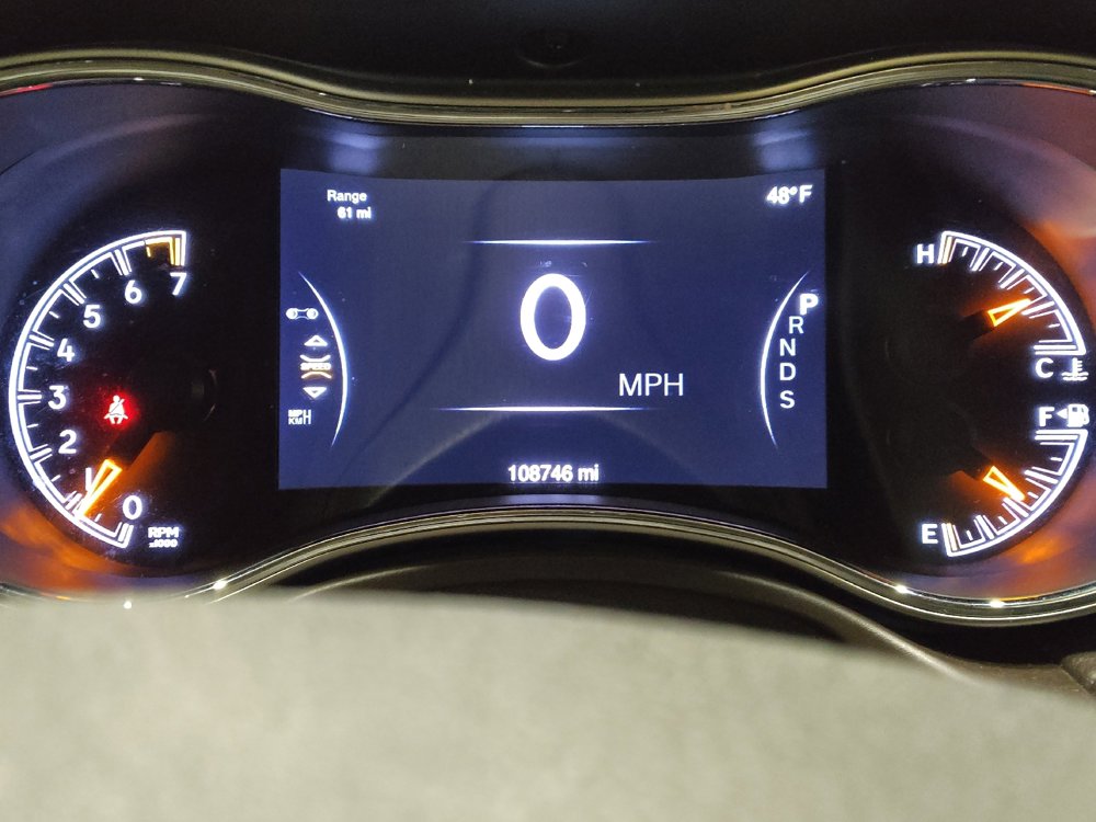 Used 2015 Jeep Grand Cherokee Overland w/ Advanced Technology Group image 23