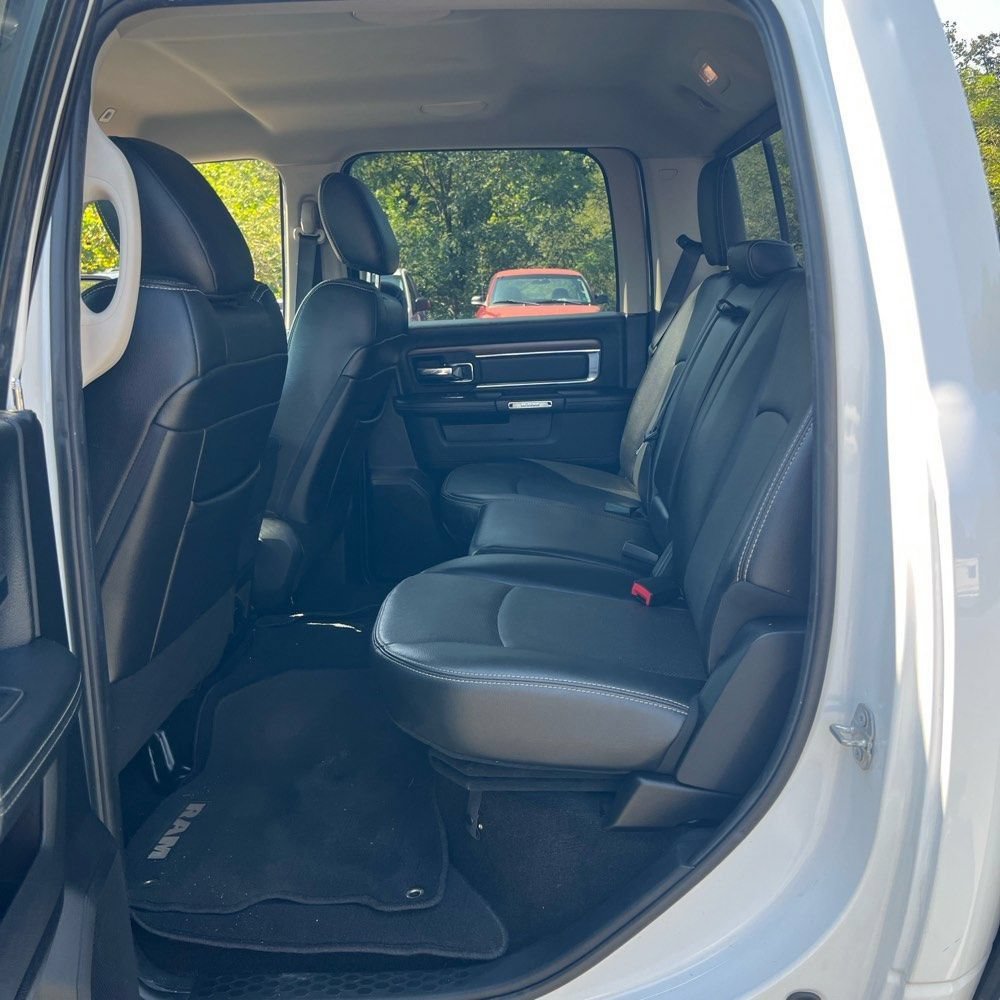 Used 2017 RAM 1500 Laramie AWD/4WD image 10