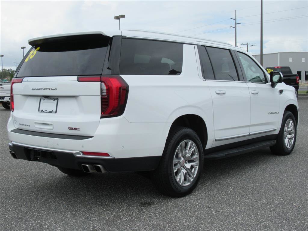 Used 2025 GMC Yukon XL Denali image 7