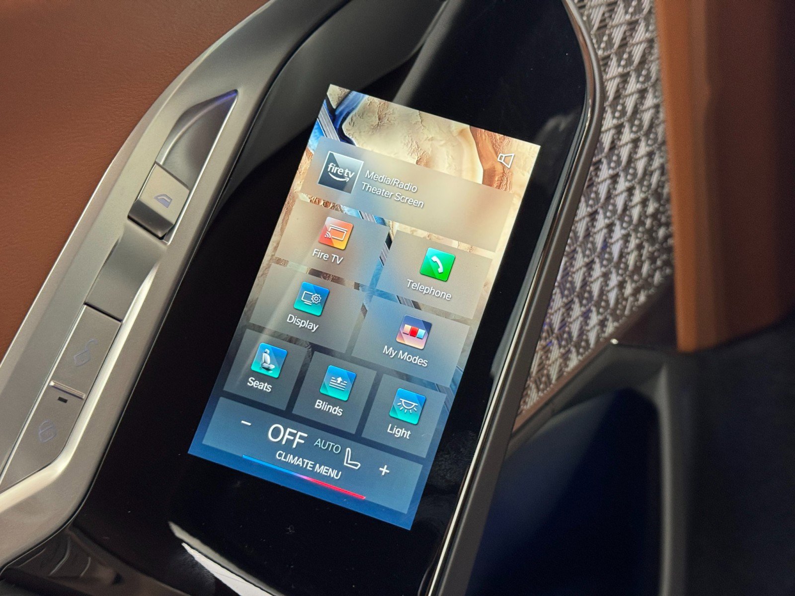 Used 2023 BMW i7 xDrive60 w/ Executive Package 2 image 40