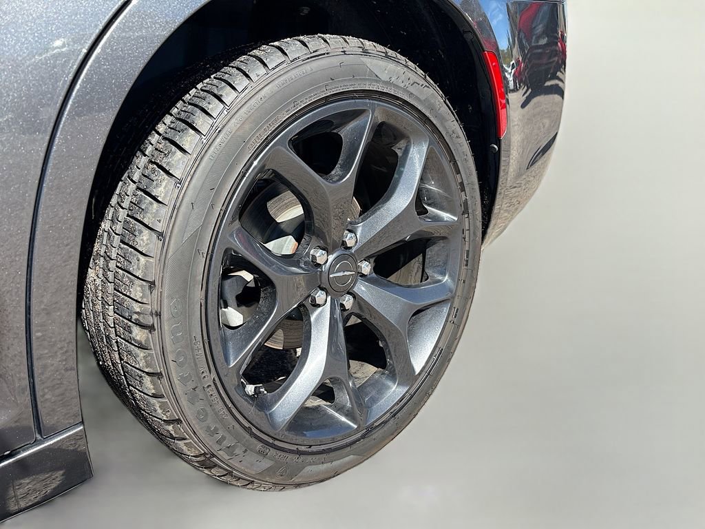 Used 2023 Chrysler 300 Touring w/ Sport Appearance Package image 28