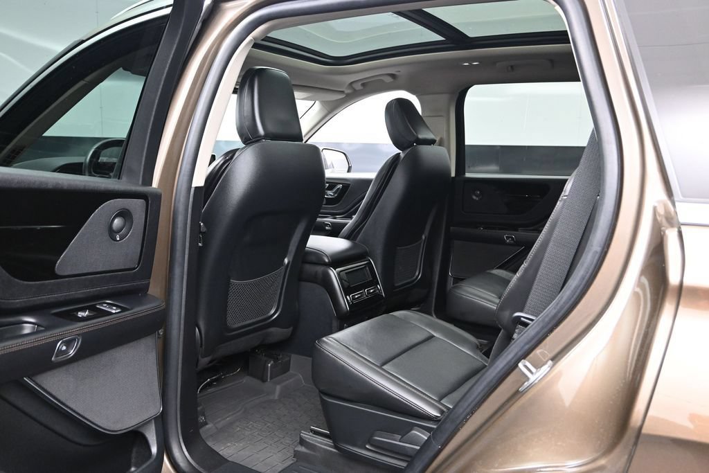 Used 2022 Lincoln Aviator Reserve w/ Equipment Group 201A AWD/4WD image 21