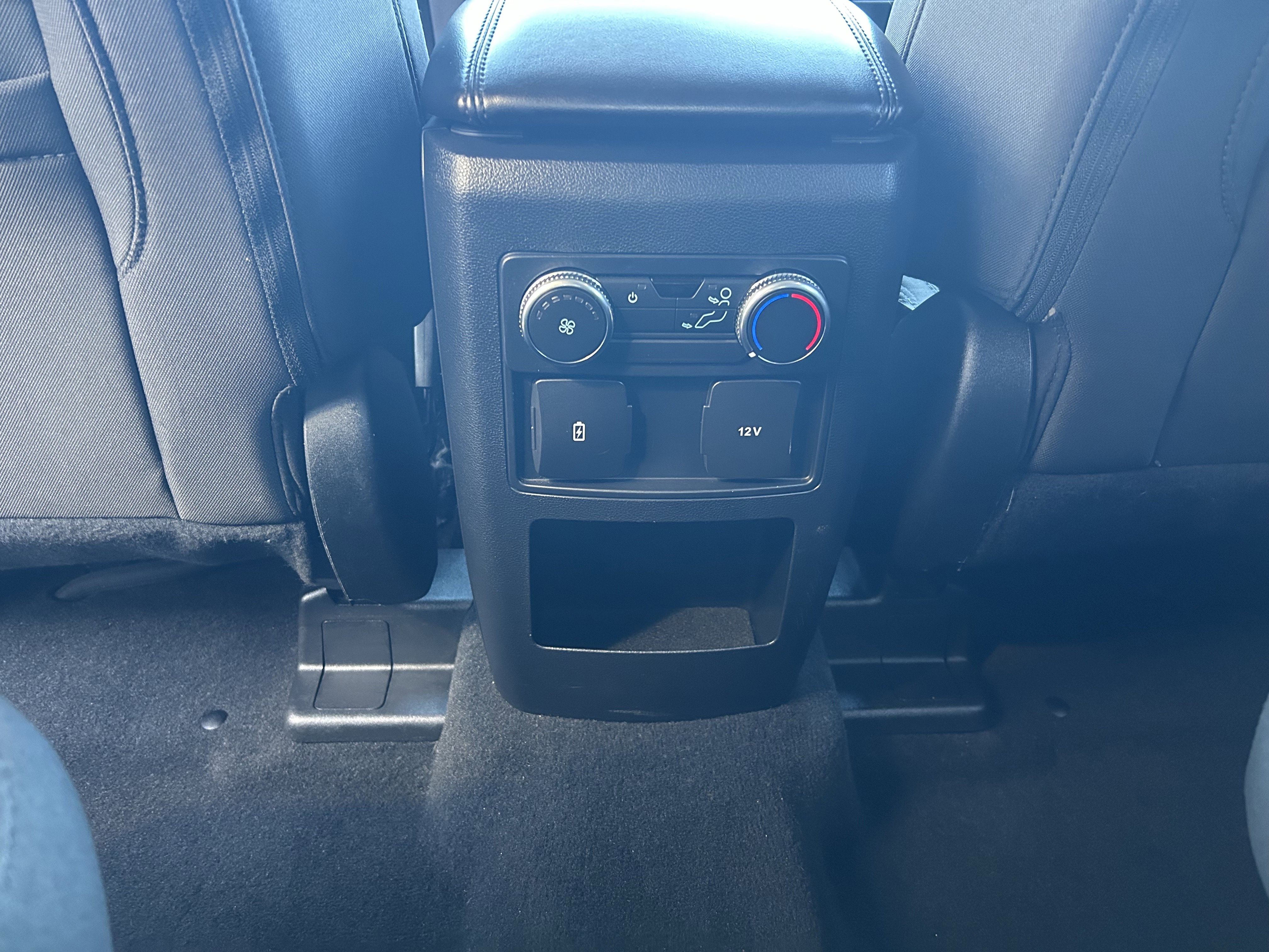 Used 2021 Ford Explorer XLT image 23