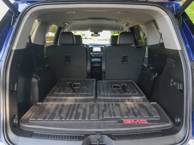 Used 2023 GMC Acadia SLT image 28