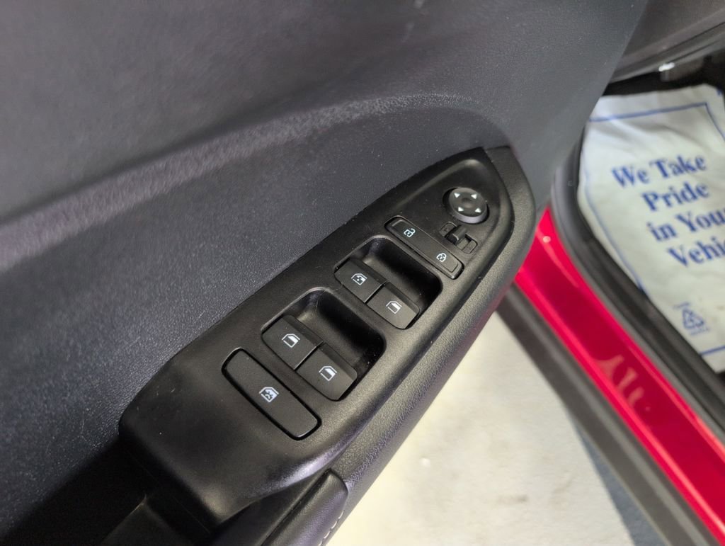 Used 2023 Hyundai Venue Limited image 12