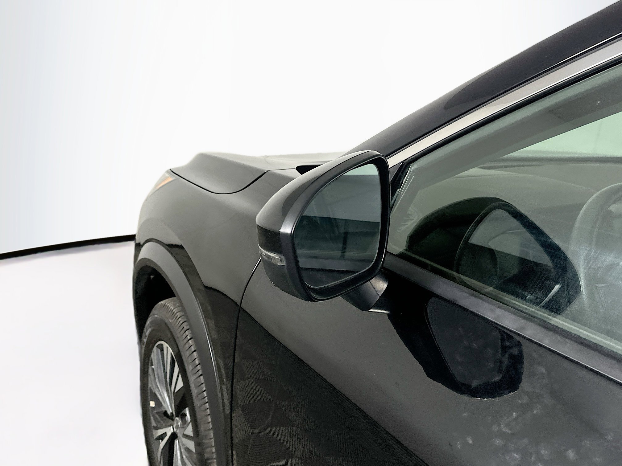 Used 2021 Nissan Rogue SV AWD/4WD image 16