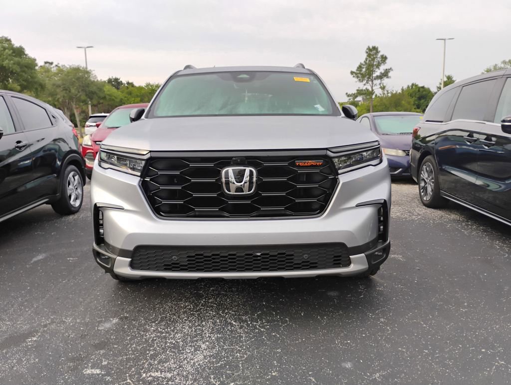 Used 2025 Honda Pilot TrailSport image 7
