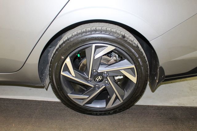 Used 2024 Hyundai Elantra SEL w/ Convenience Package image 20