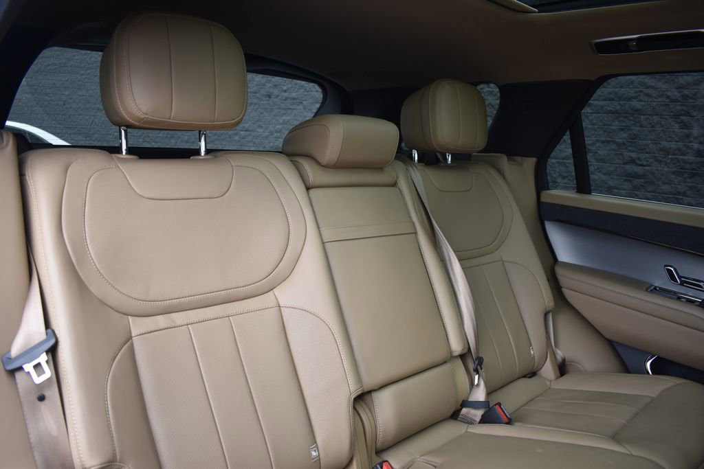 Used 2024 Land Rover Range Rover Sport SE AWD/4WD image 36