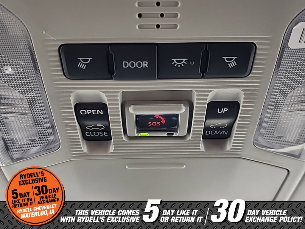 Used 2025 Toyota RAV4 XLE Premium image 19