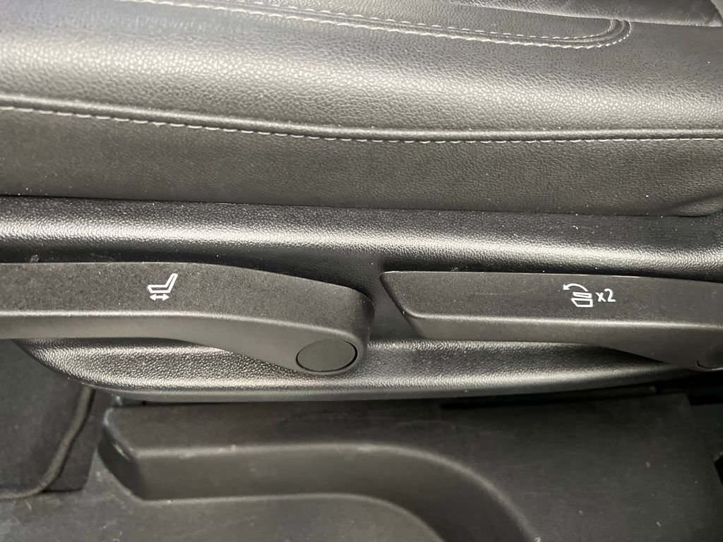 Used 2025 Chevrolet Tahoe LT image 13