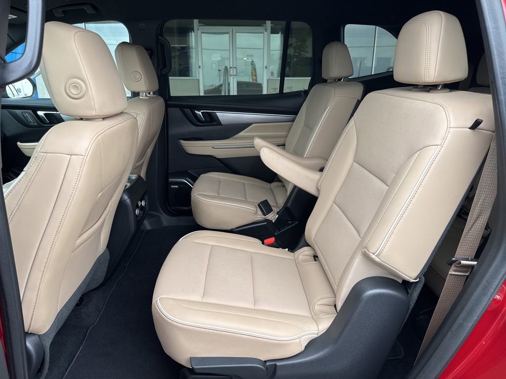 Used 2025 Buick Enclave Preferred w/ Power Package image 27