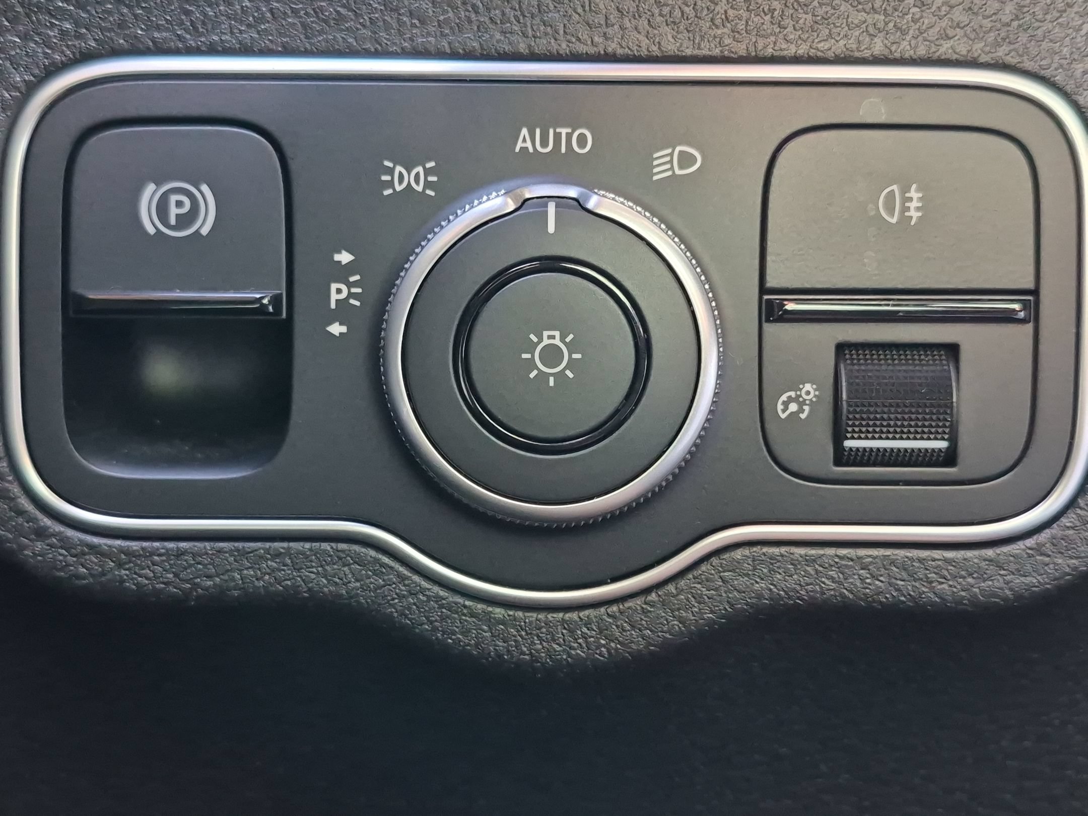 Used 2022 Mercedes-Benz EQB 350 4MATIC image 21