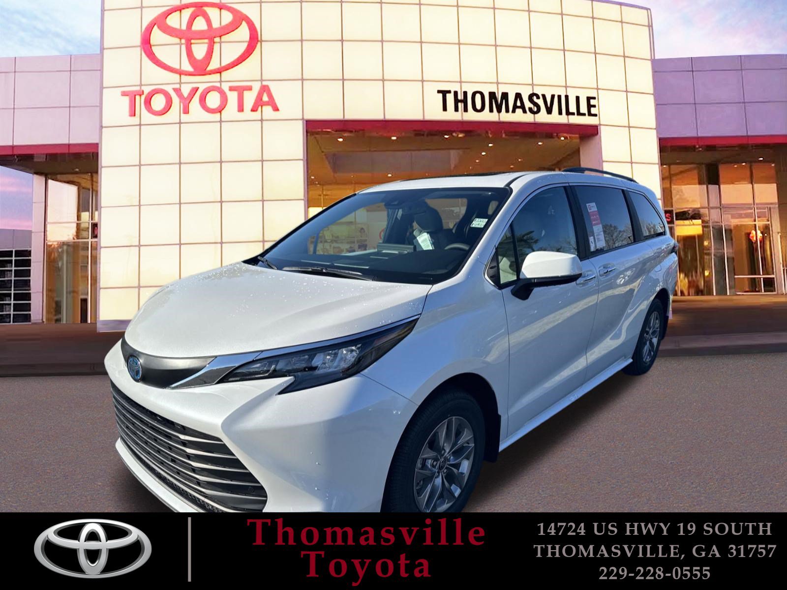New 2025 Toyota Sienna XLE FWD image 1