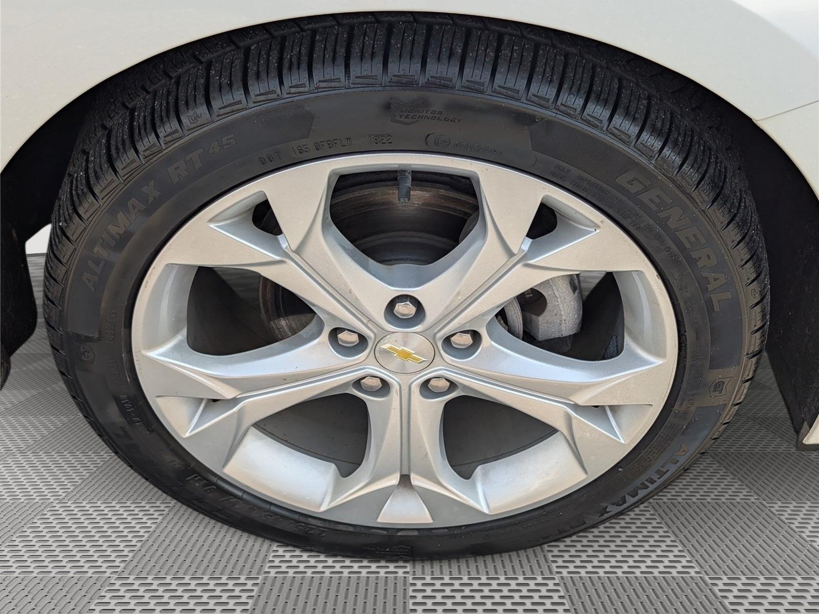 Used 2017 Chevrolet Cruze Premier FWD image 11