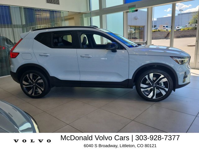 New 2026 Volvo XC40 B5 Plus w/ Climate Package AWD/4WD image 9