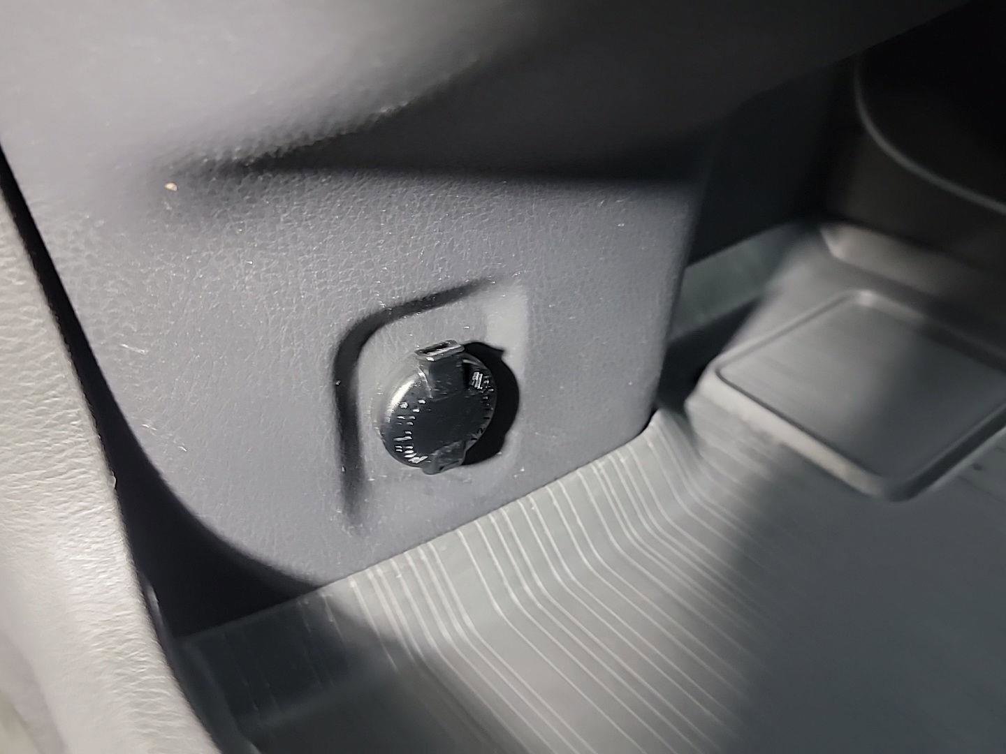 Used 2022 Toyota Sienna XLE w/ XLE Plus Package image 34