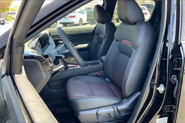 New 2025 Nissan Kicks SR FWD image 7