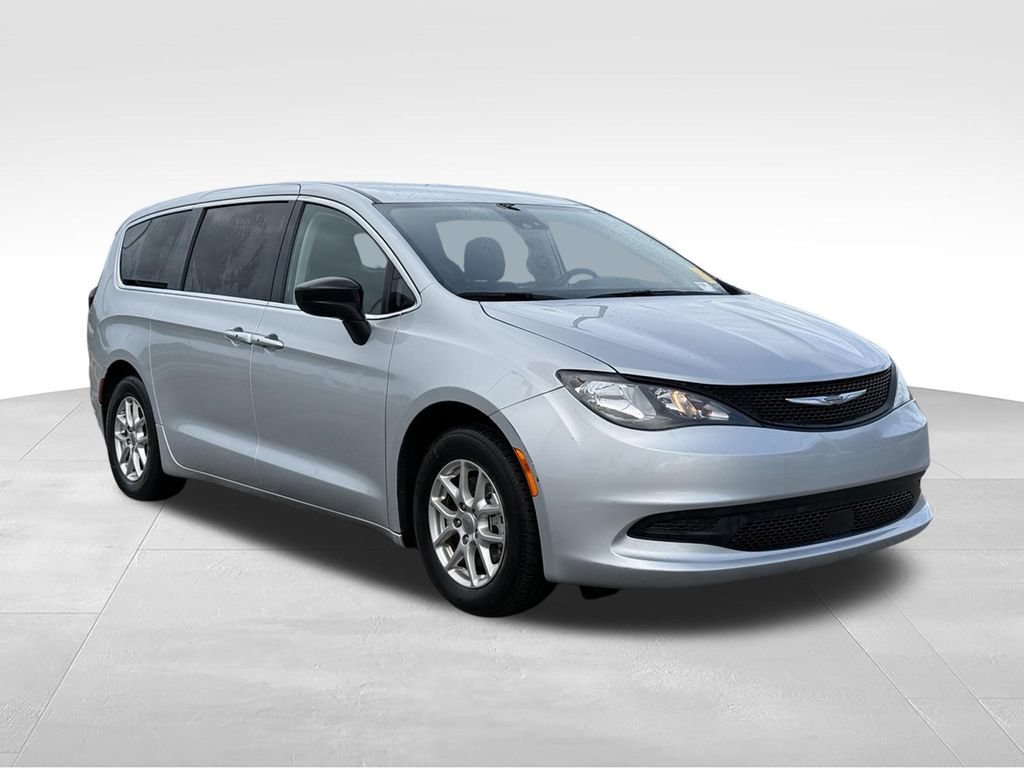 Used 2024 Chrysler Voyager LX FWD image 29