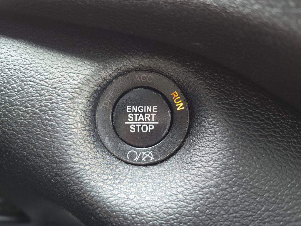 Used 2019 Jeep Cherokee Latitude Plus w/ Cold Weather Group image 23