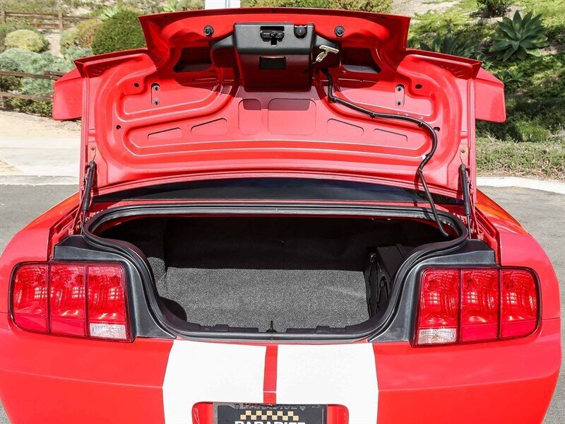 Used 2007 Ford Mustang Shelby GT500 RWD image 36
