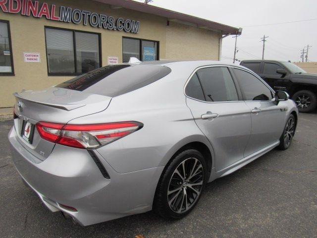 Used 2018 Toyota Camry SE image 7