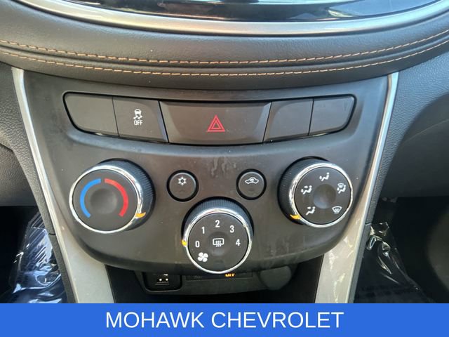 Certified 2020 Chevrolet Trax LT w/ LT Convenience Package image 19