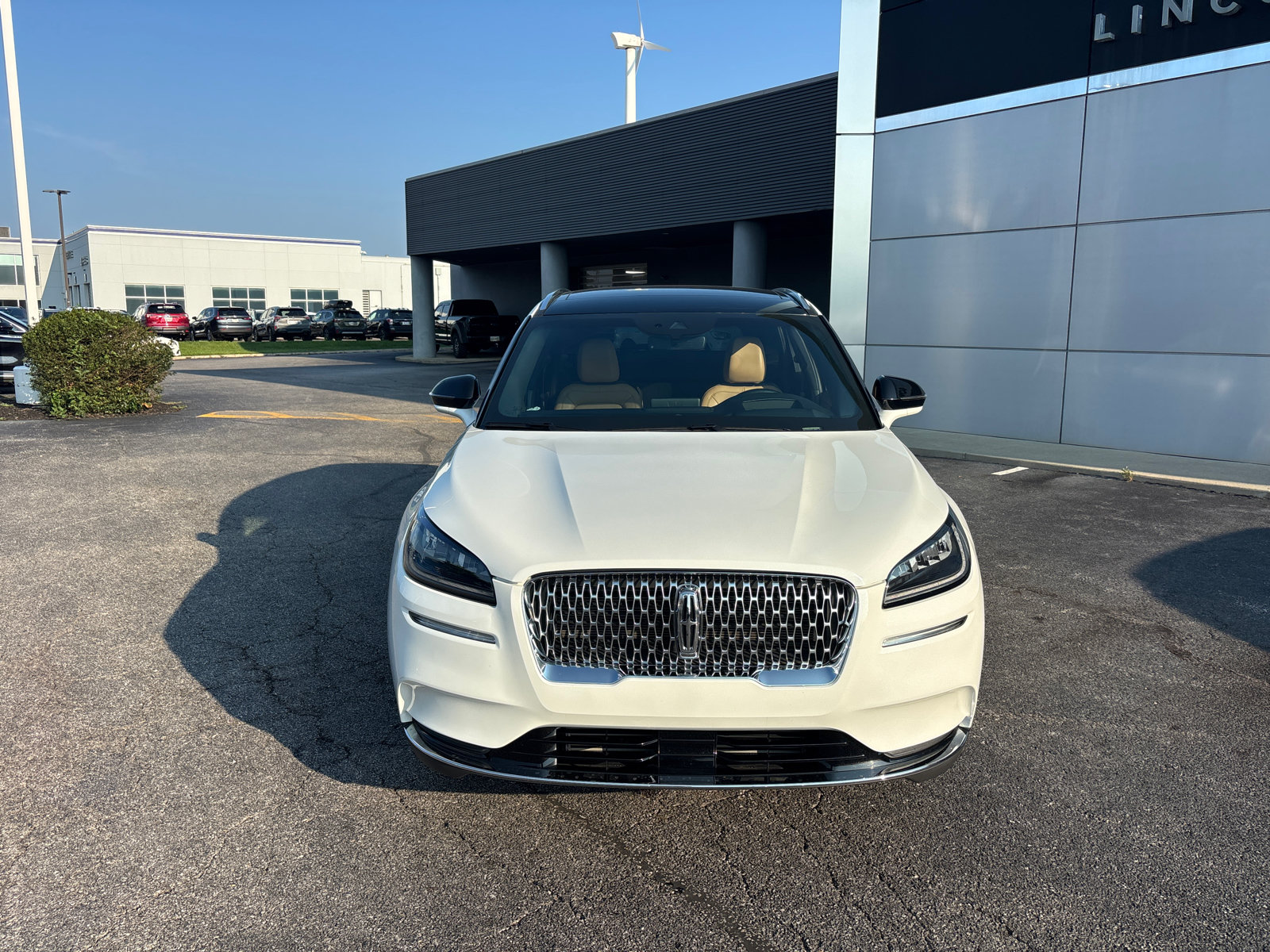 Certified 2022 Lincoln Corsair Reserve w/ Luxury Package AWD/4WD image 2