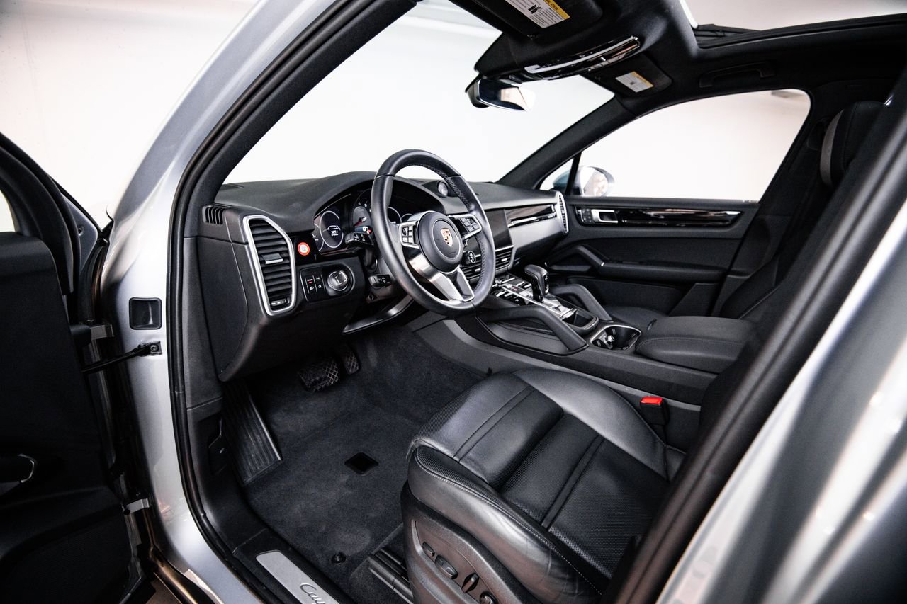 Certified 2023 Porsche Cayenne AWD/4WD image 4