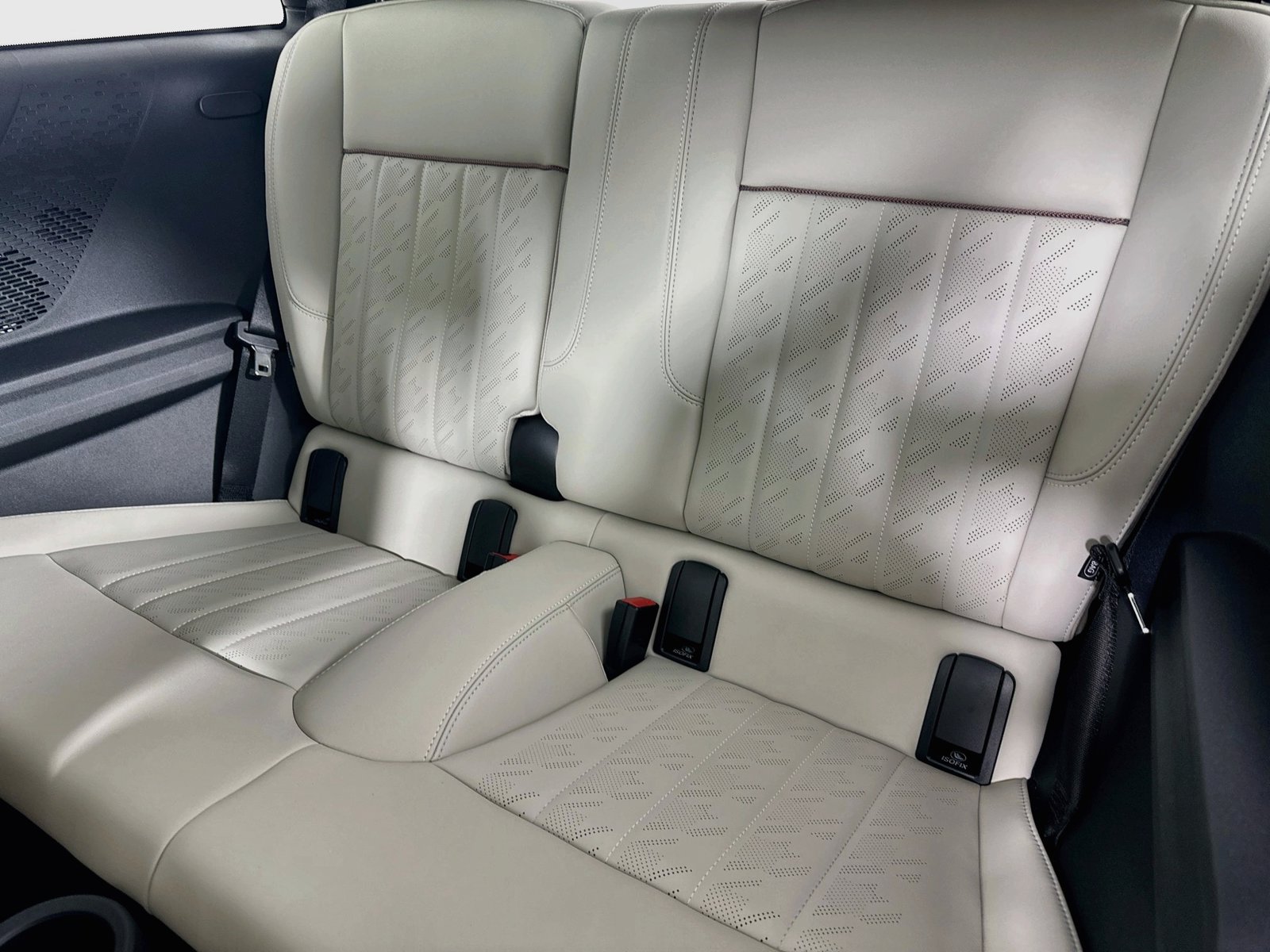 Certified 2026 MINI Cooper 2-Door Hardtop FWD image 33