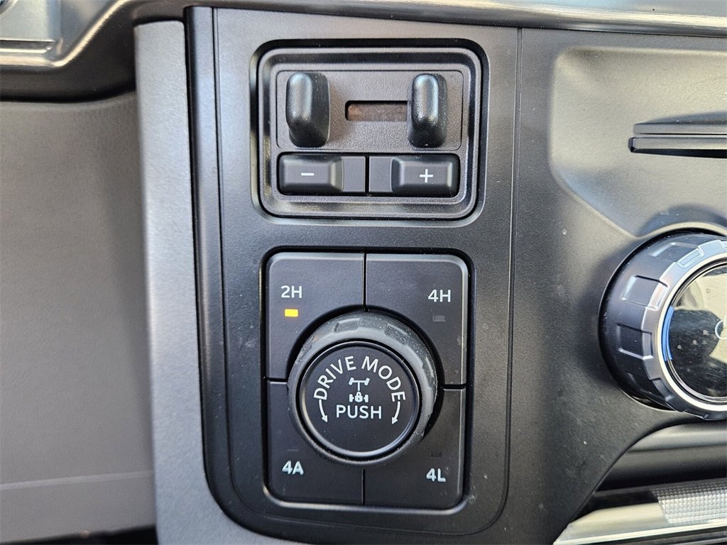 Used 2023 Ford F150 Lariat w/ Trailer Tow Package image 21