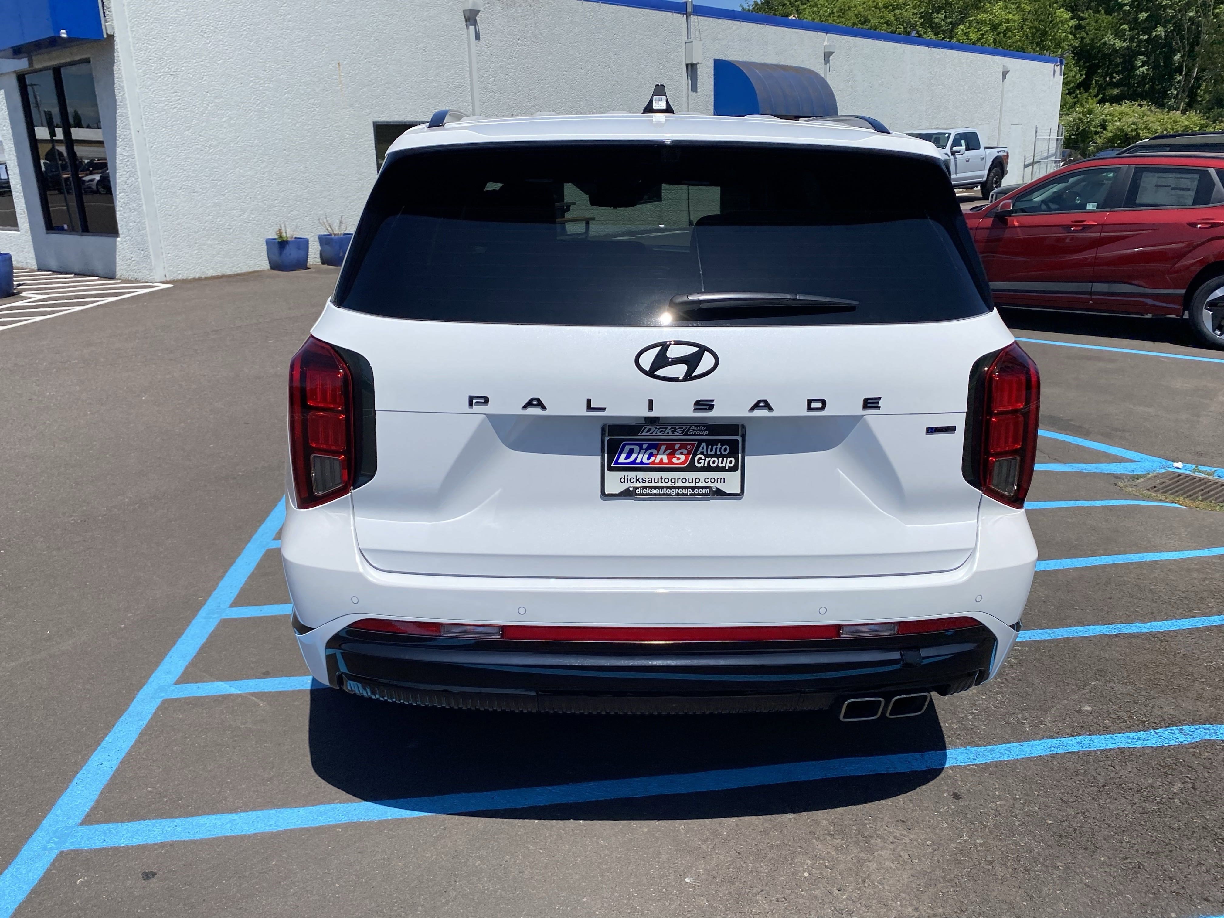 Used 2025 Hyundai Palisade Calligraphy image 4