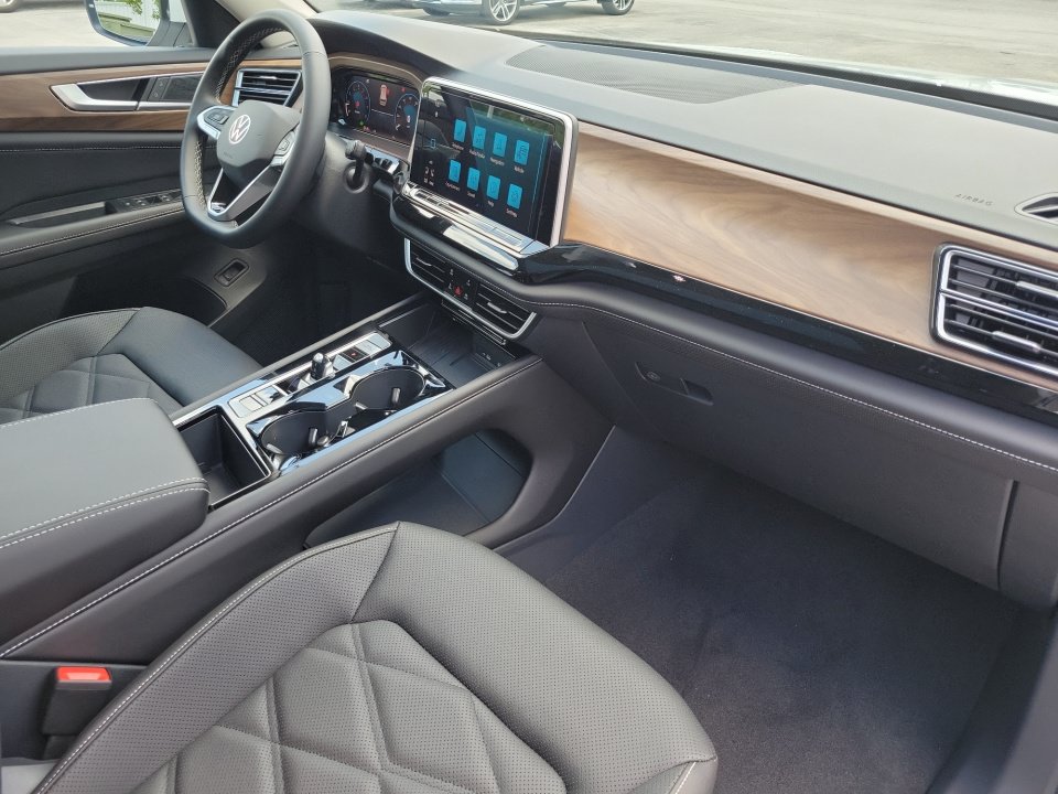 New 2026 Volkswagen Atlas SE FWD image 28