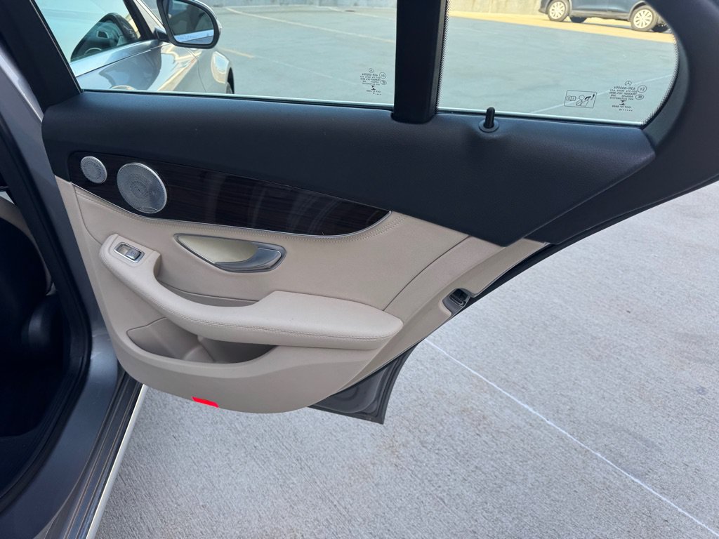Used 2015 Mercedes-Benz C 300 4MATIC Sedan image 25