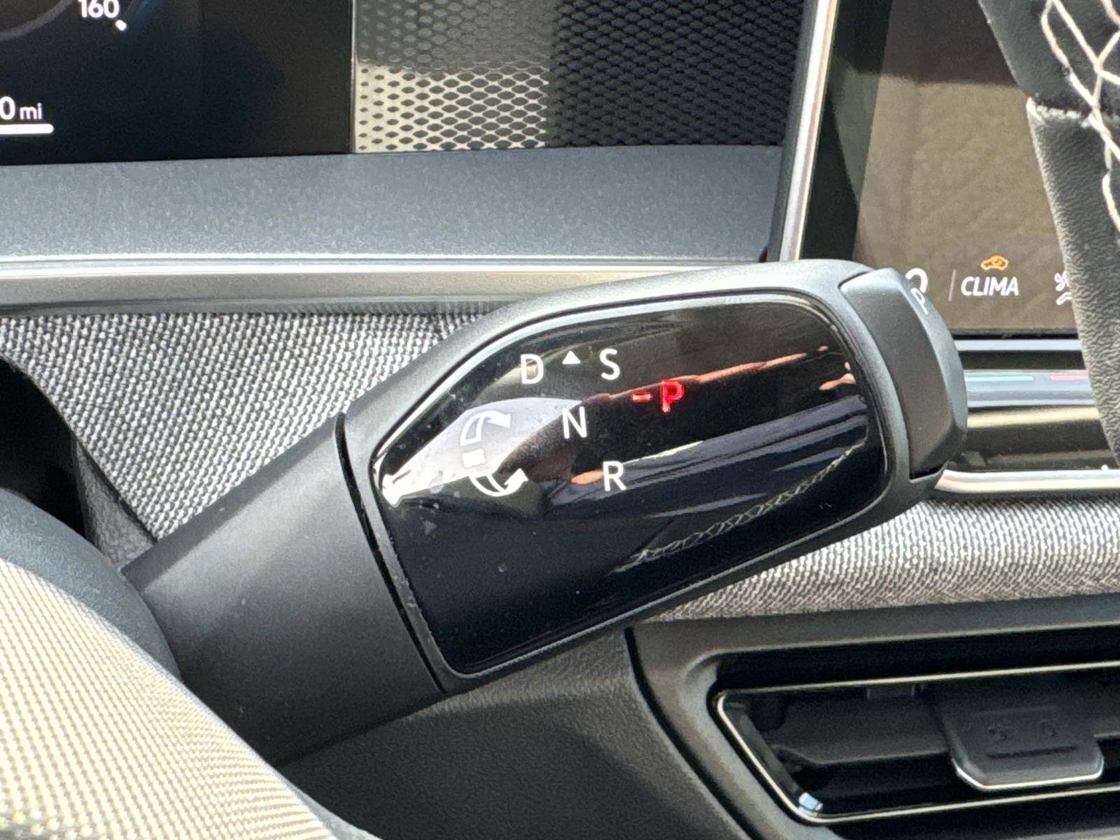 Certified 2025 Volkswagen Tiguan S image 24