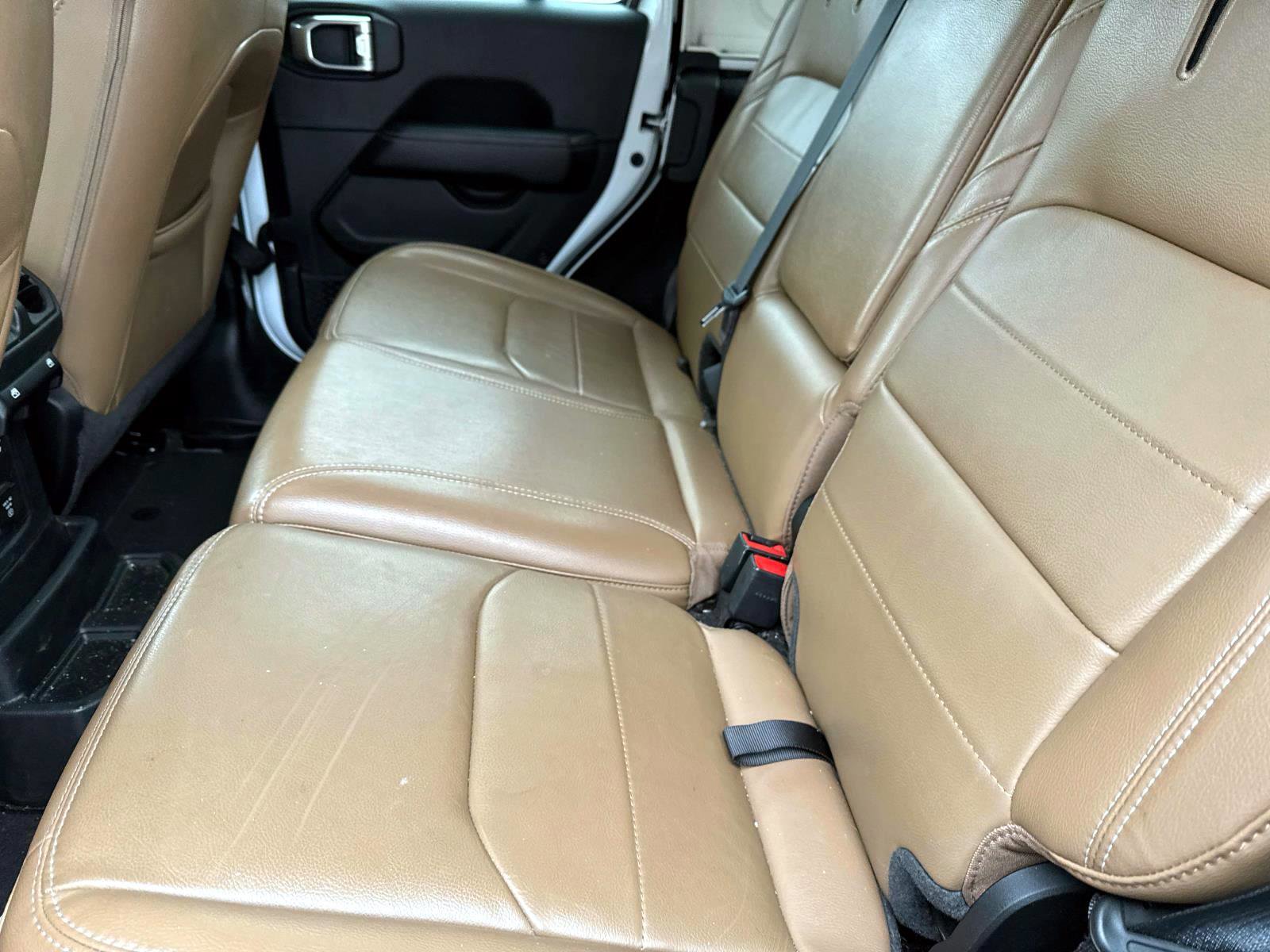 Used 2023 Jeep Wrangler Unlimited Sahara w/ Cold Weather Group image 16